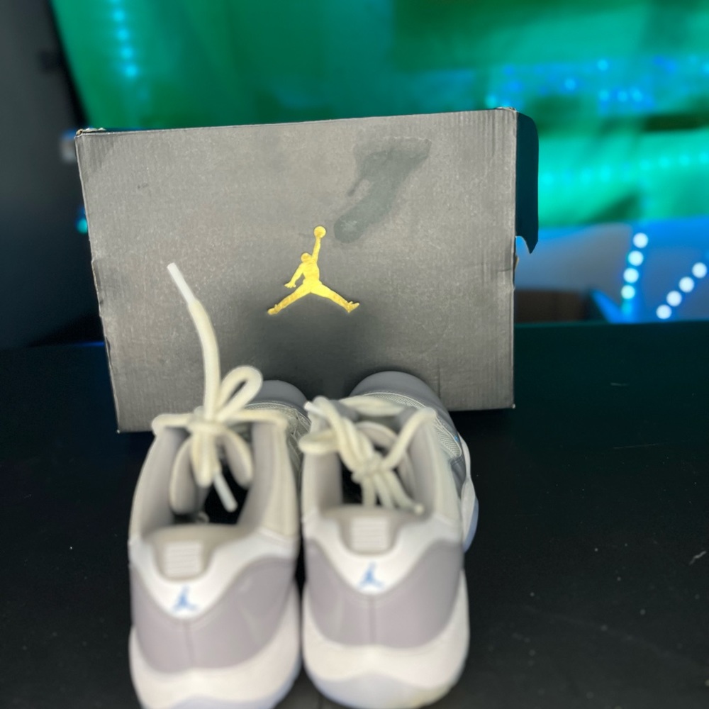 Jordan 11 low cool grey Sz 7y